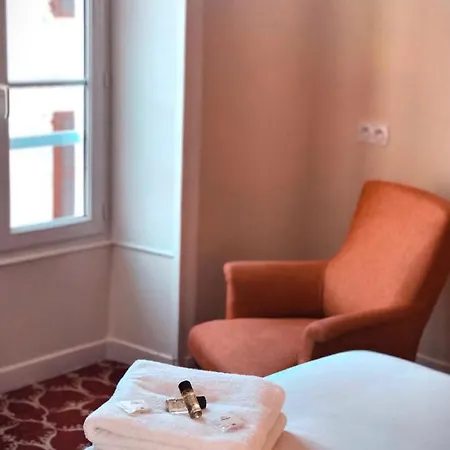 Grand De La Poste Saint-Jean-de-Luz